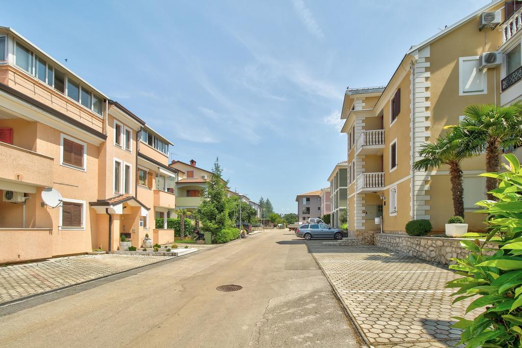 Apartments Vera Umag Bagian luar foto