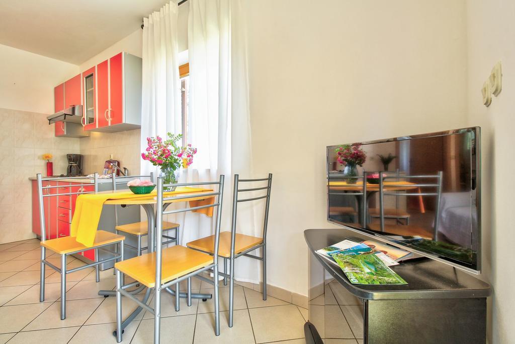 Apartments Vera Umag Bagian luar foto